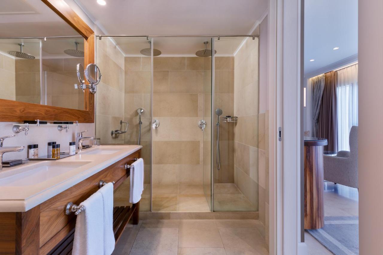 โรงแรมเฮอร์เบิร์ต ซามูเอล เจรูซาเล็ม เยรูซาเลม ภายนอก รูปภาพ A shower enclosure