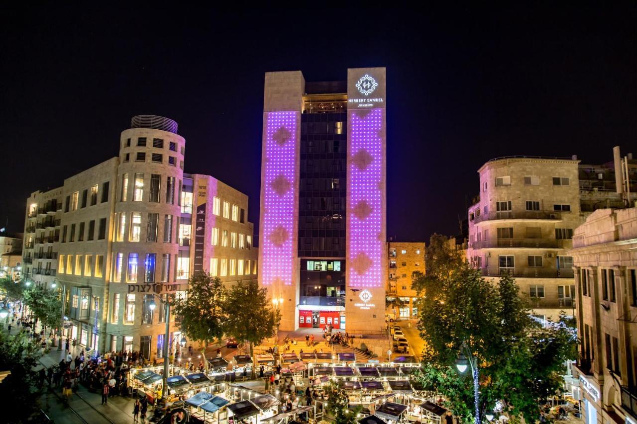 โรงแรมเฮอร์เบิร์ต ซามูเอล เจรูซาเล็ม เยรูซาเลม ภายนอก รูปภาพ The building at night