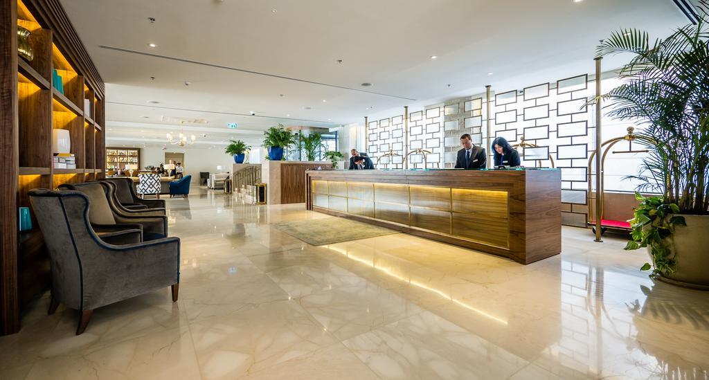 โรงแรมเฮอร์เบิร์ต ซามูเอล เจรูซาเล็ม เยรูซาเลม ภายนอก รูปภาพ The lobby of the hotel