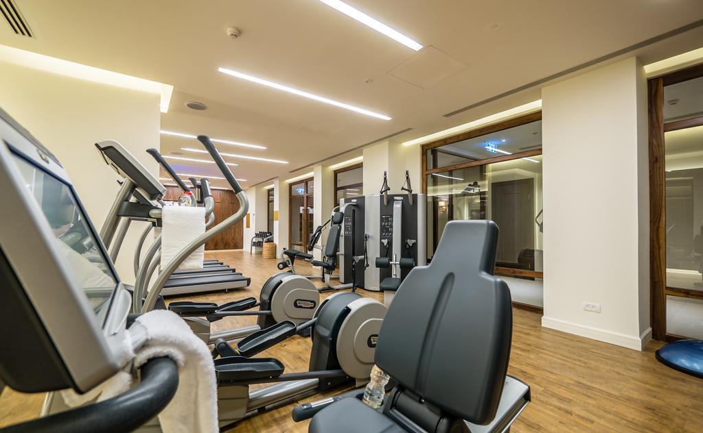 โรงแรมเฮอร์เบิร์ต ซามูเอล เจรูซาเล็ม เยรูซาเลม ภายนอก รูปภาพ The gym at the hotel