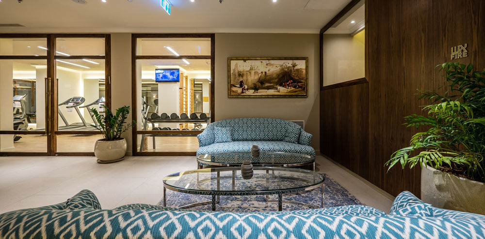 โรงแรมเฮอร์เบิร์ต ซามูเอล เจรูซาเล็ม เยรูซาเลม ภายนอก รูปภาพ The gym at the hotel