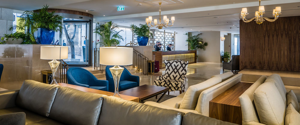 โรงแรมเฮอร์เบิร์ต ซามูเอล เจรูซาเล็ม เยรูซาเลม ภายนอก รูปภาพ The lobby of the hotel